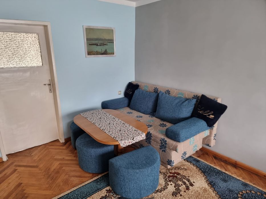 Двустаен апартамент под наем в кв. 72