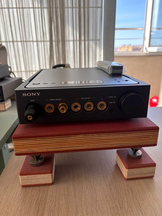 Продавам Sony TA-ZH1ES Premium DAC / Усилвател за слушалки (Signature Series) – КАТО НОВ!