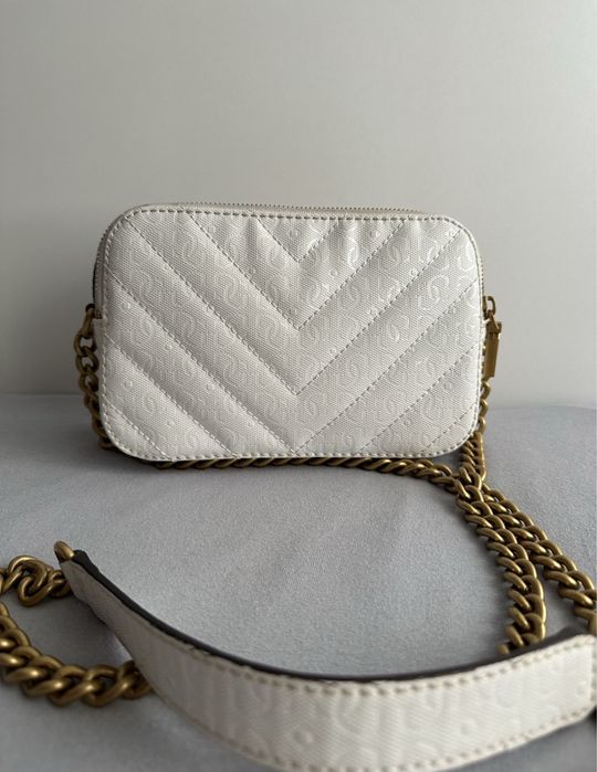 Дамска чанта Guess