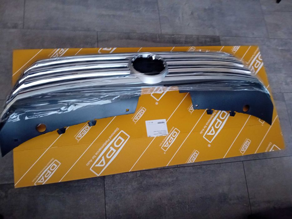 Решетка VW Пасат B7 НОВА