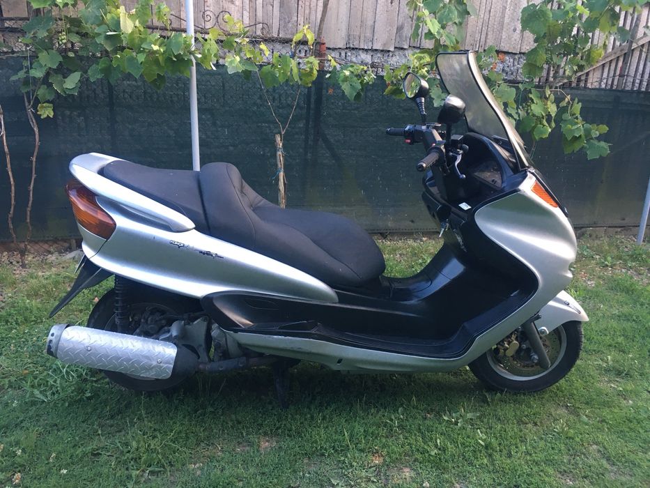 Scuter YAMAHA 250 cm3