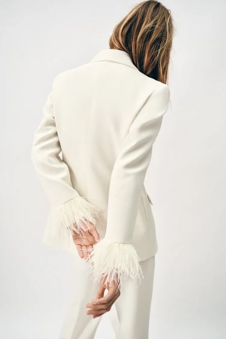 Дамски сака с пера/ костюми ZARA