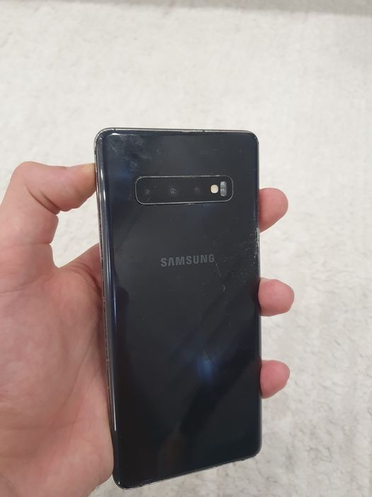 Продам samsung s10+