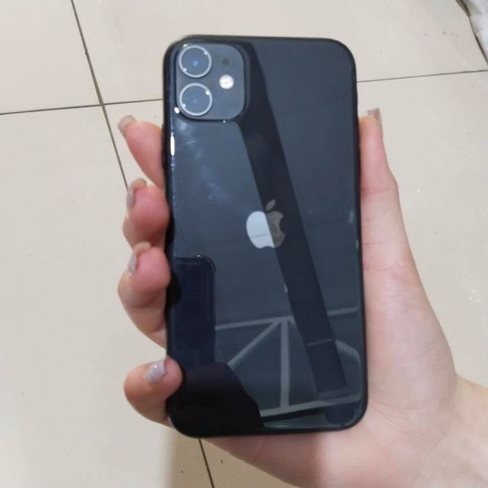 Продам Айфон 11 ,82 акум