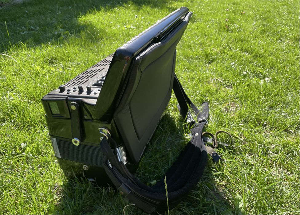 Vand Acordeon Roland FR5 , stare excelenta