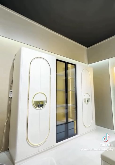 Спальний гарнитур