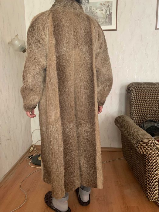 Продавам дълго дамско палто от нутрии