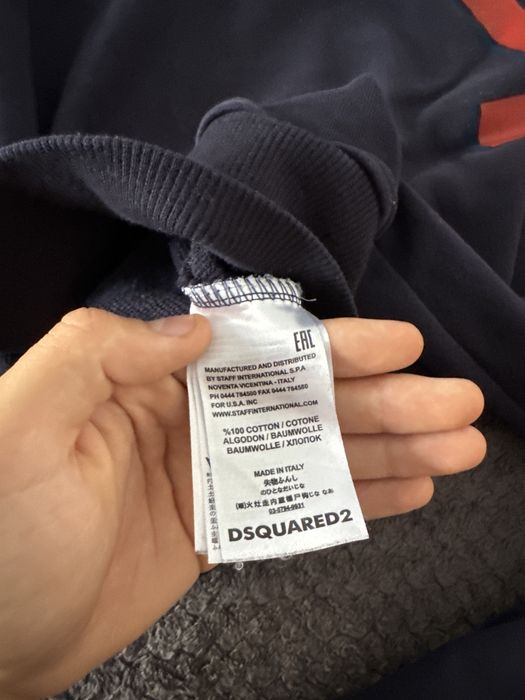 Bluzǎ Dsquared2