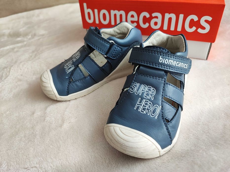 Детски обувки biomecanics номер 23