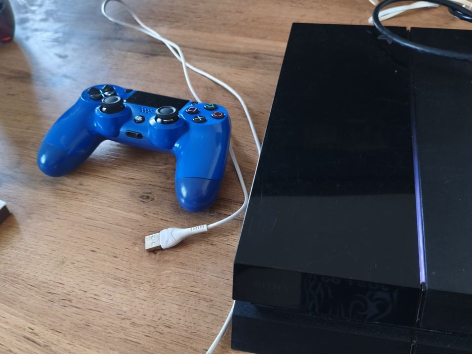 PS 4 состояние отличное