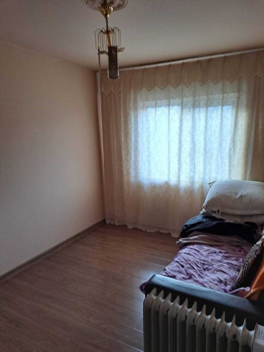 Vând apartament, mai multe detalii la nr. De telefon