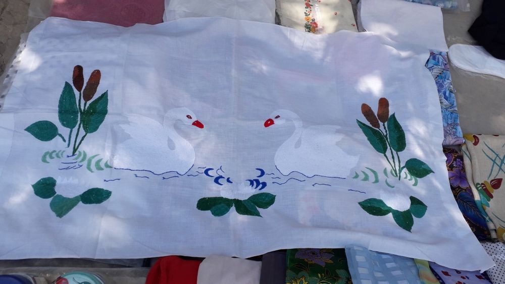 Продаю  ткань  ручной вышивки