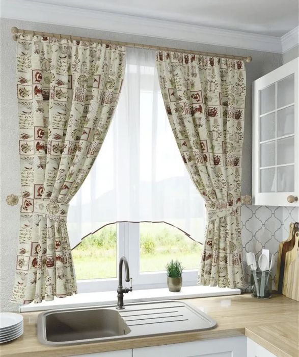 Зановески со скатертью