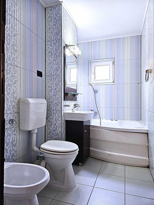 Apartament foarte frumos de inchiriat cu 2 camere, zona Micalaca 500 Arad