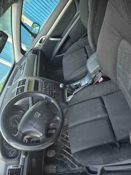 Vând Peugeot 407