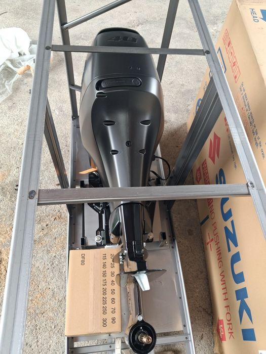 Ocazie!! Vindem  Motoare Barca Suzuki DF 40