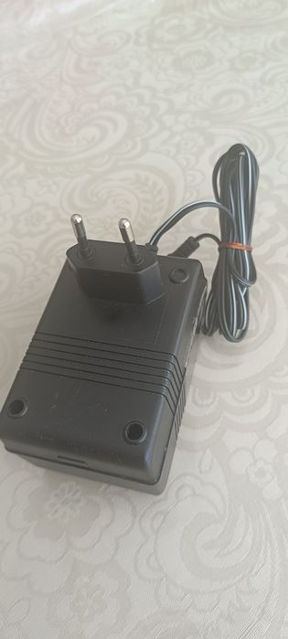Продам зарядное устройство.