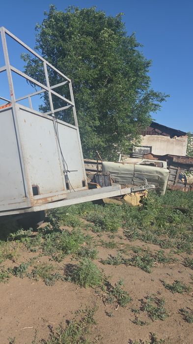 Продаю прицеп коневозка