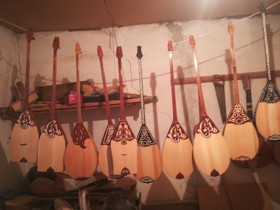 Домбыра сатылады