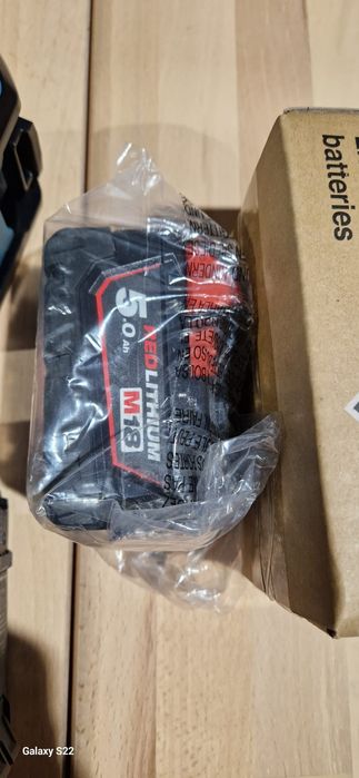 Hilti , Milwaukee,Makita acumulator