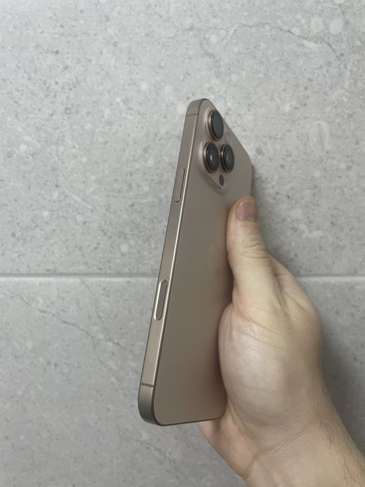 iPhone 16 Pro Max Gold