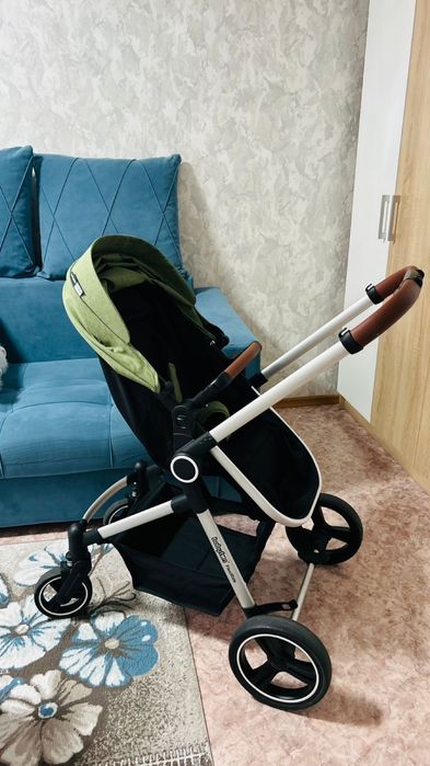 Коляска 2в1 очень удобная и легкая
