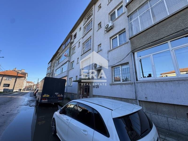 Продава се Четиристаен апартамент в Силистра, Център - 110 кв.м за 529 €/кв.м - Снимка #9