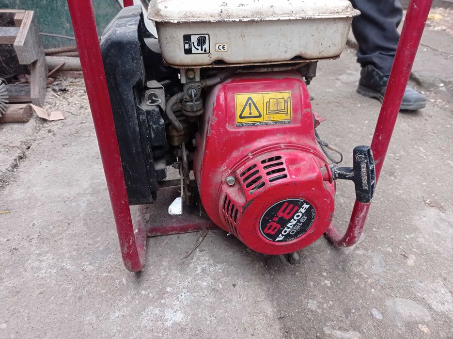 Vând motor de udat honda 150