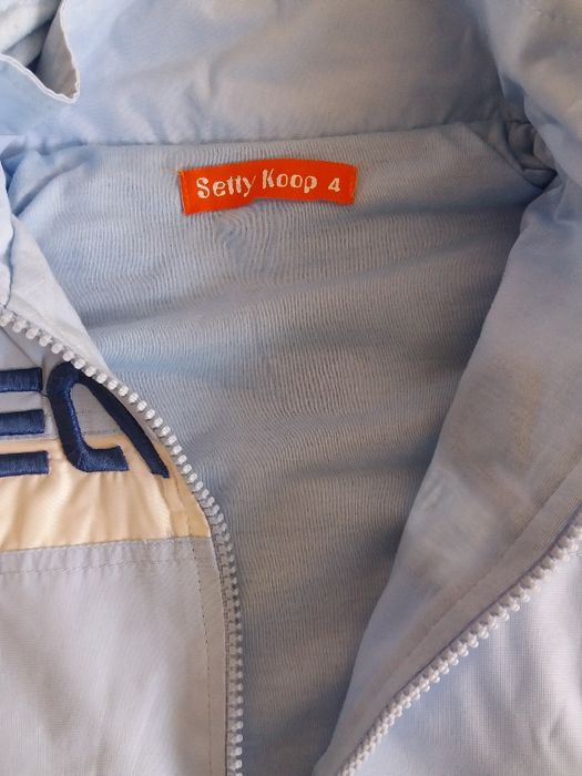 Нов детски анцуг /спортен екип от горнище и долнище за 4 г.