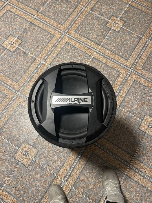subwoofer alpine 600w