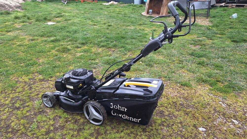 Vind masina tuns gazon fără cutit