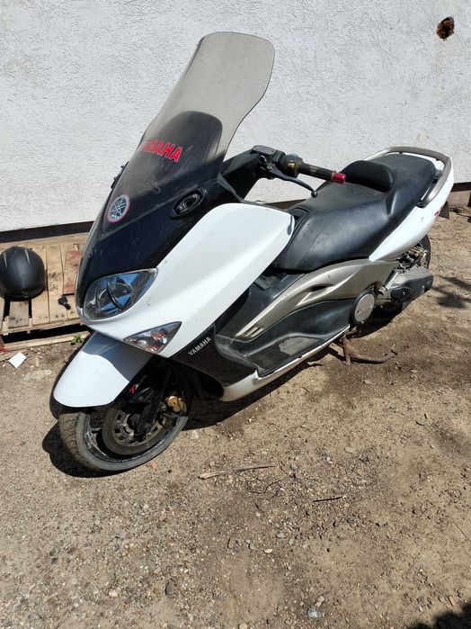 Vând scuter t max 500