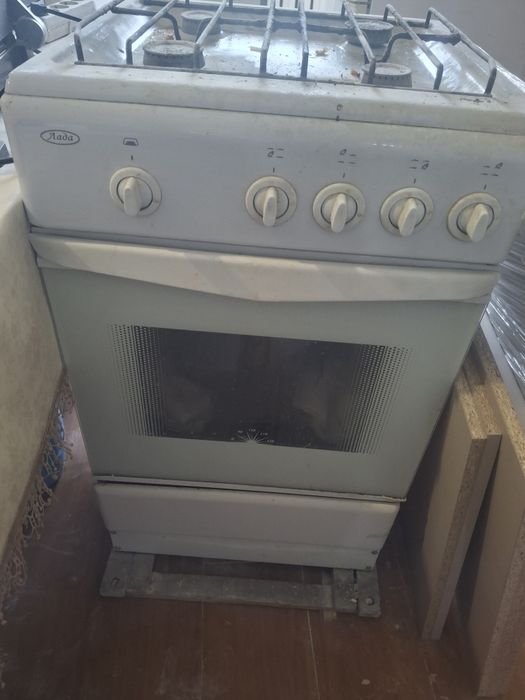 Продам газ плиту