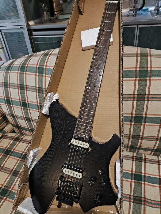 Електрическа китара EART GW1-NBK
Headless, 24 stainless steel rounded