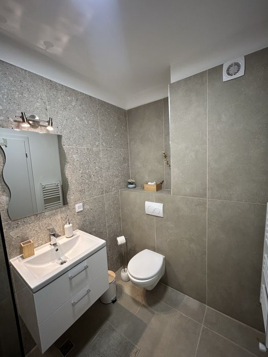 Inchiriez apartament 2 camere Floresti