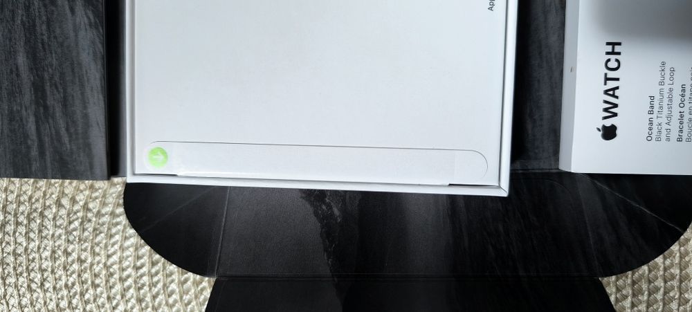 Продавам ЧИСТО НОВ, НЕОТВАРЯН смарт часовник Apple Watch 3 (Black Titanium) 49mm Black Ti Black Ocean Band – ИДЕАЛЕН ПОДАРЪК!