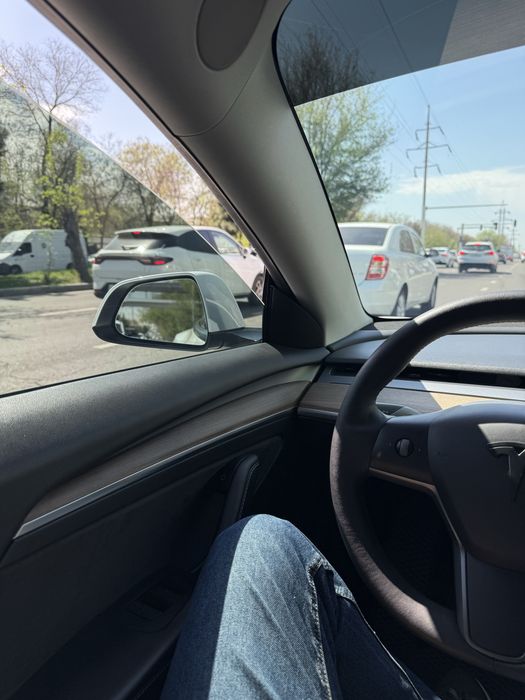 Продам Тесла 3 почти новая