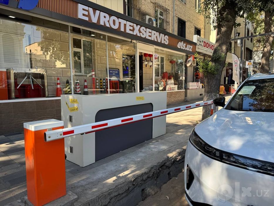 Reception stoli juda qulay va zamonaviy koʻrnishga ega