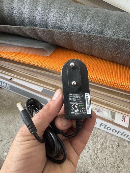 Incarcator 220 Vca la 12V cc 2A si 24W