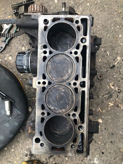 Bloc motor ambielat cu baie ulei, Logan 1.4 an 2005-2007.