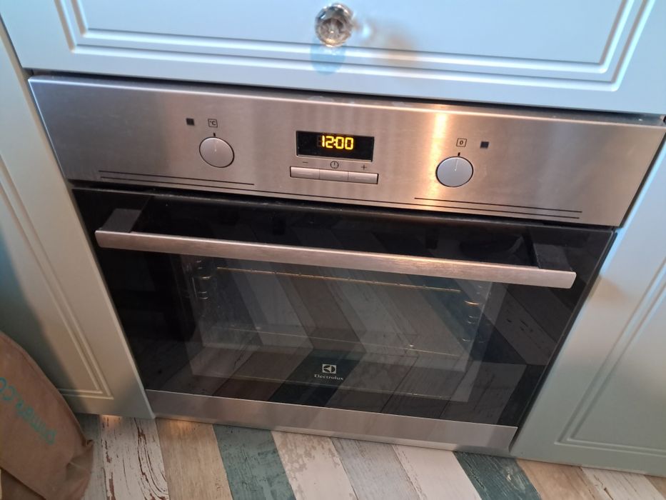 Cuptor electric Electrolux