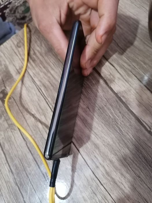 Samsung A52s 5G holati yangidek