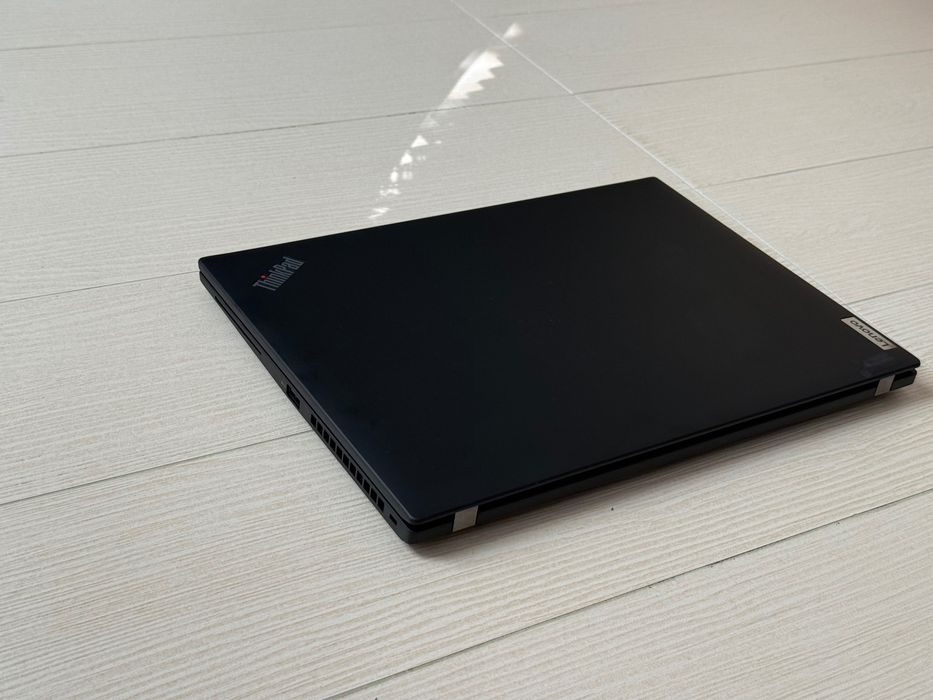 Като Нов 14'FHD+IPS Touchscreen/Ryzen 5 Pro-7540u/Lenovo Thinkpad T14s Gen4/16GB LPDDR5x/256GB SSD/Гаранция 30 Месеца
