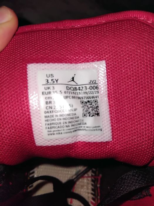 Jordan 1 mid roșu cu gri și negru