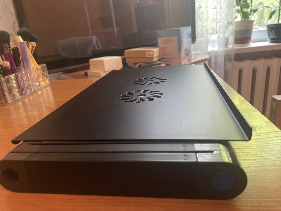 Подставка под ноутбук