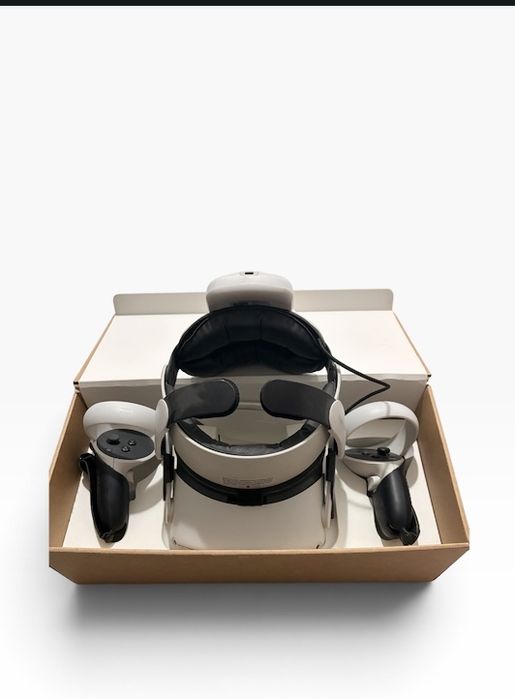 Oculus Meta Quest 2 VR cu BOBOVR M2 Pro și baterie externă