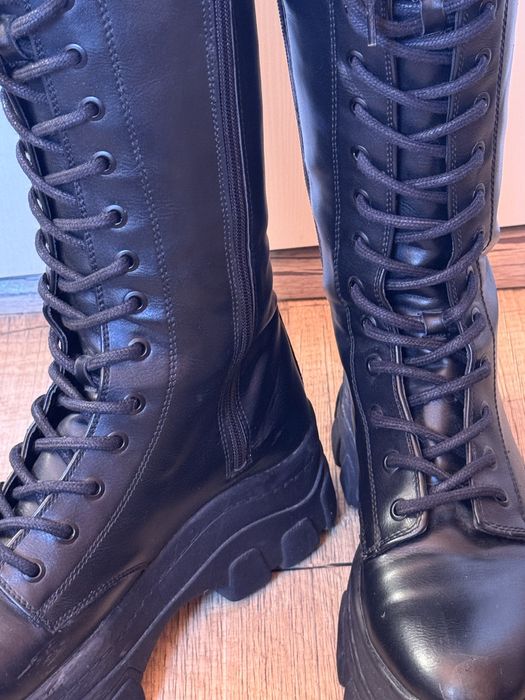 Зимни дамски ботуши Бершка