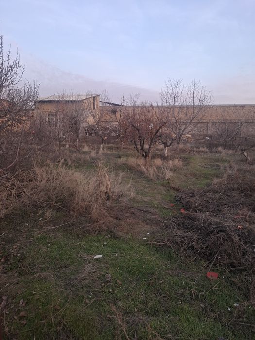 Ер сотилади Шердор туйхонасини ёнидан кирганда