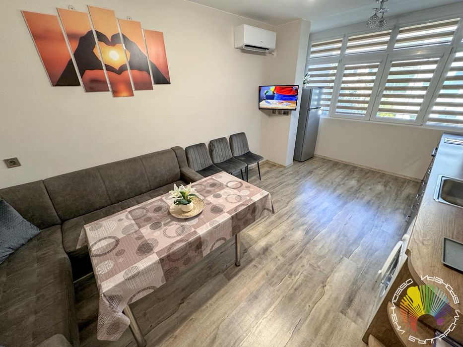 Дава се под наем Двустаен апартамент в Бургас, Лазур - 75 кв.м за 663 € - Снимка #3