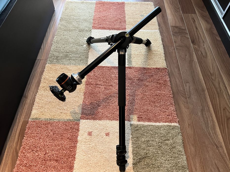 Trepied Manfrotto si Cap Trepied Gitzo